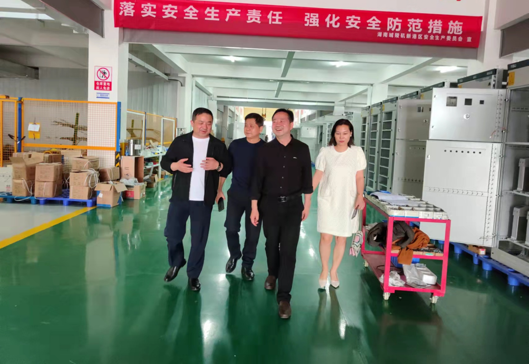 新港区党工委委员、综保区管委会副主任宋振权一行莅临公司指导工作